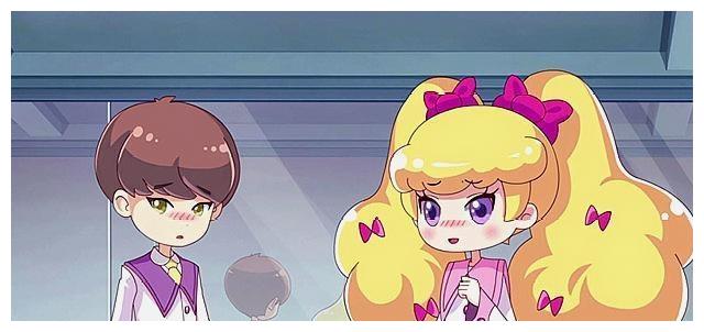 小花仙里的校服是穿帮还是刻意伊瞳和淑馨的校服与大家不同