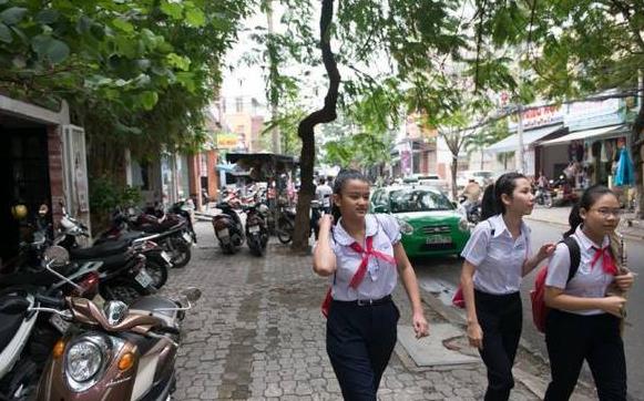 人民币1万能换3400万越南盾 在越南能干啥 当地美女告诉