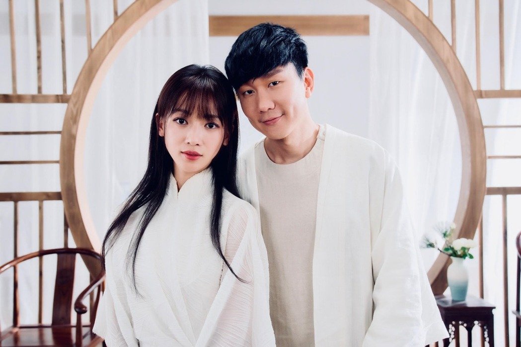 吴谨言首次参演mv,与林俊杰恩爱缠绵,网友赞有夫妻相!