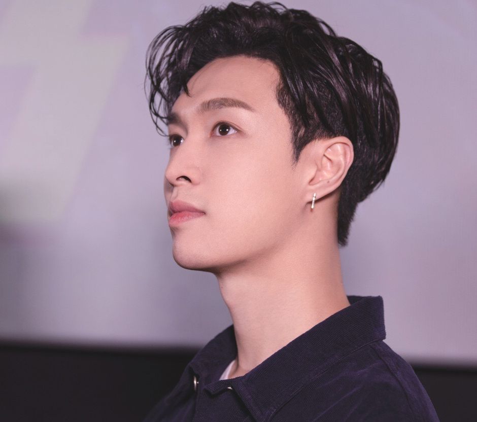 张艺兴|条纹|发型_新浪新闻