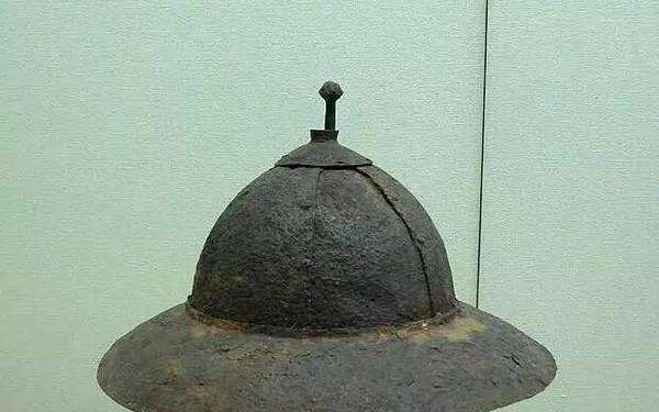 中国古代历朝将军们都戴什么头盔？第六个雕有真武大帝