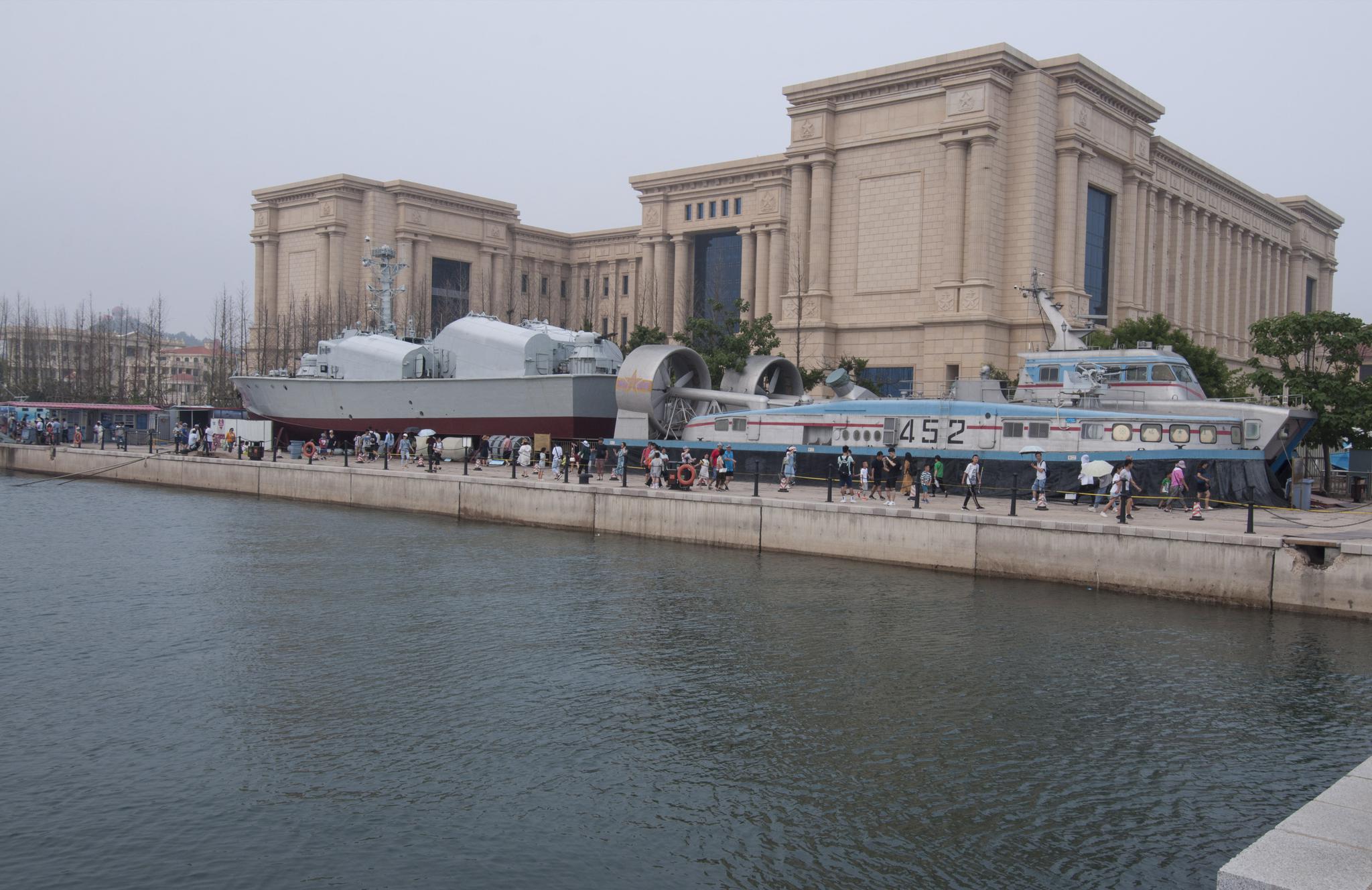 青岛海军博物馆,登上101鞍山舰,531鹰潭舰,远眺已退役的首艘核潜艇"