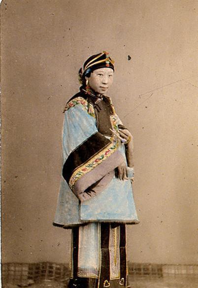 清朝罕见彩照: 看完图5终于知道为什么僵尸片都穿着官服了!