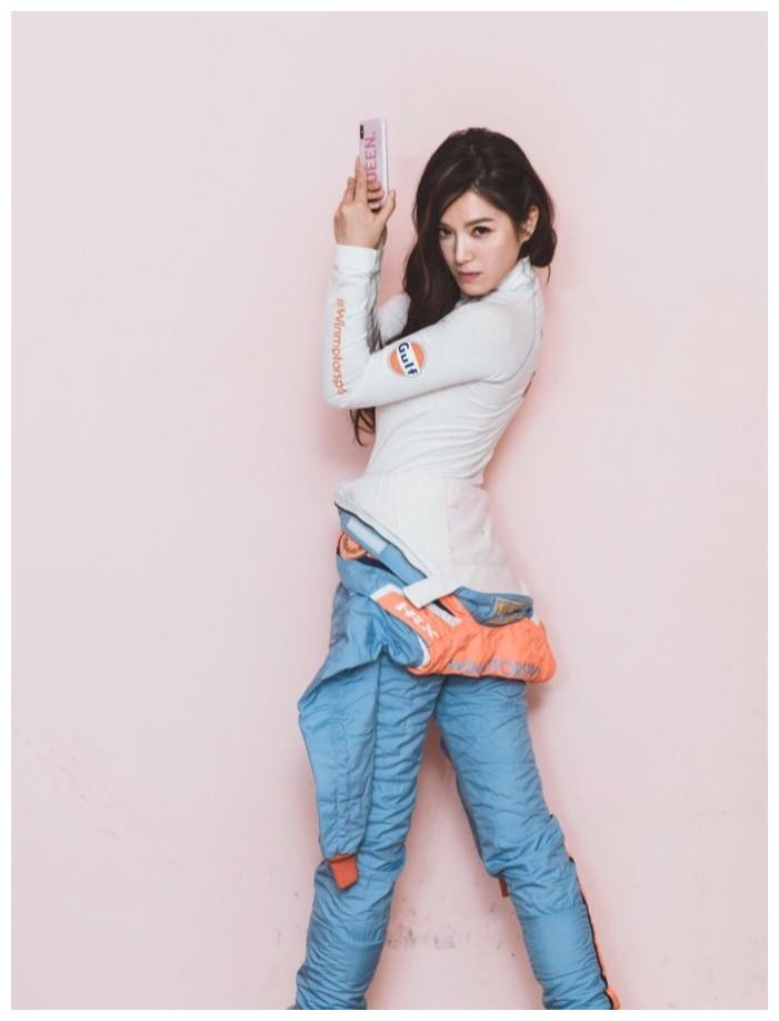 苟芸慧浑身充满胶原蛋白,耀屏的美丽