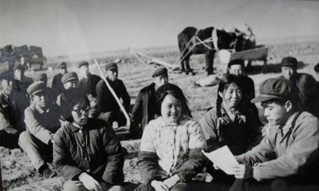 岁月难忘,一组六七十年代知青上山下乡老照片|知识青年_新浪新闻