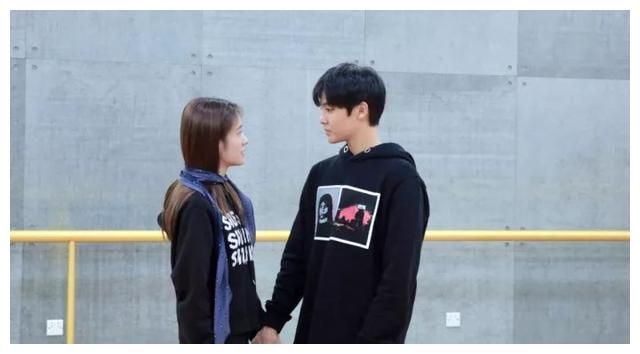 被张雪迎侯明昊合作片段甜到?网友:侯明昊宠溺的眼神太撩了