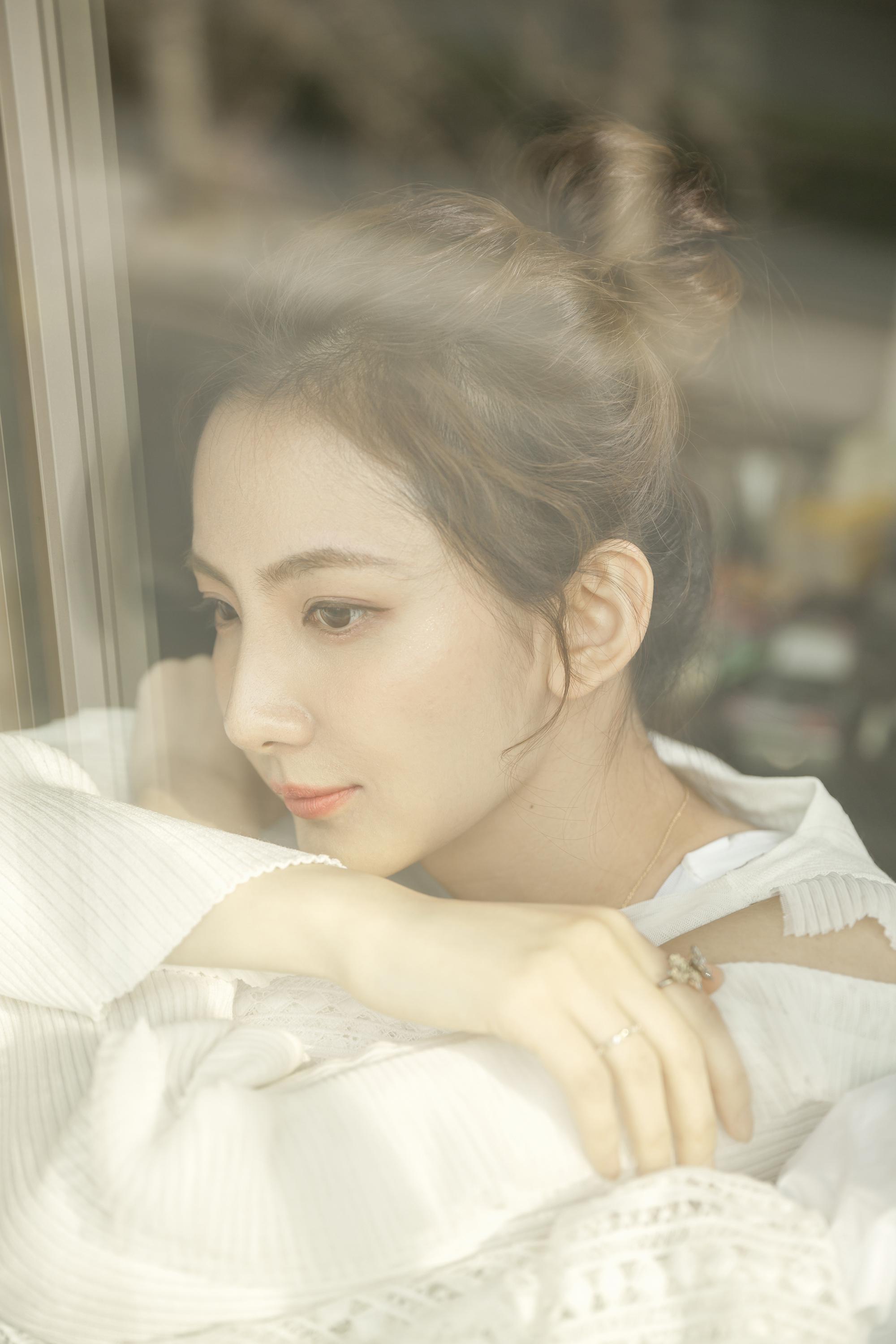 冬日的温暖精灵黄胜楠 连夕阳都为她打灯