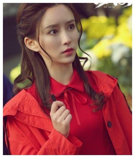 而这个吴雨桐就是贾乃亮旗下的艺人,之前是因为出演了《是!