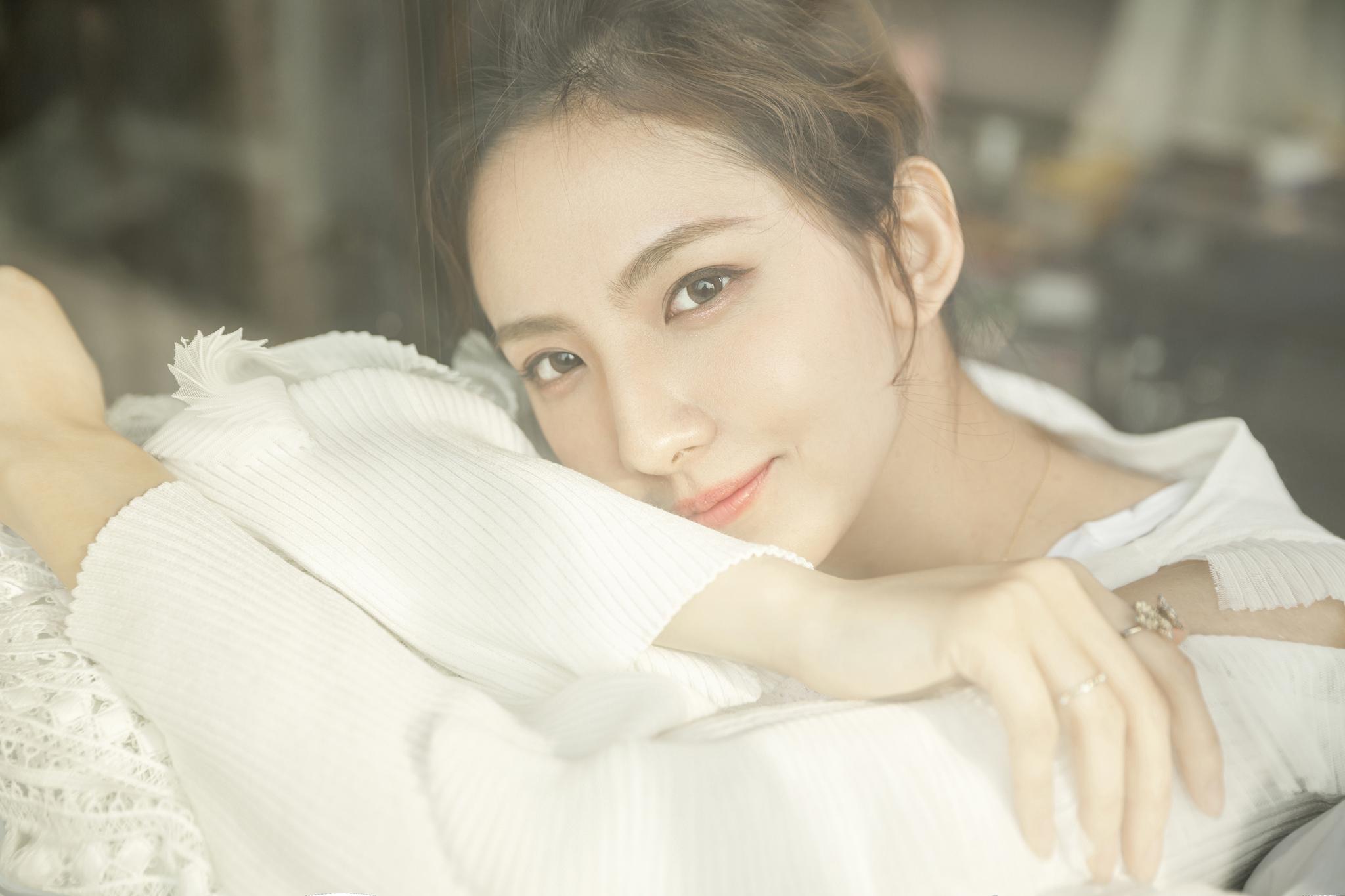 冬日的温暖精灵黄胜楠 连夕阳都为她打灯