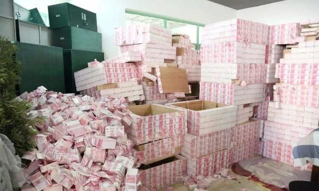 真佩服沈腾的脑洞在西虹市首富关掉特效后10亿现金长这样