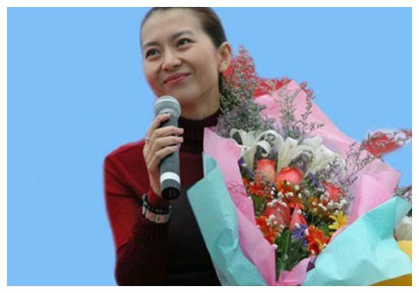 她曾是军旅最美女歌手,享受正师级待遇