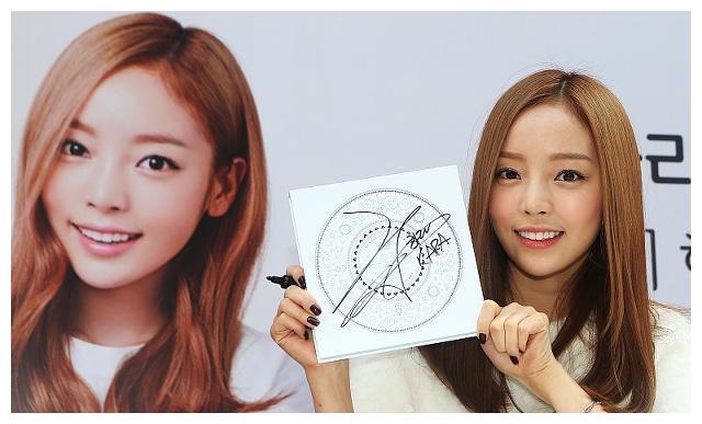 具荷拉遗照展最后美貌,粉丝灵堂恸吊唁