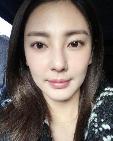 张雨绮吐槽"胸襟宽广"女生的烦恼,网友:鼻孔一大一小鼻子歪了