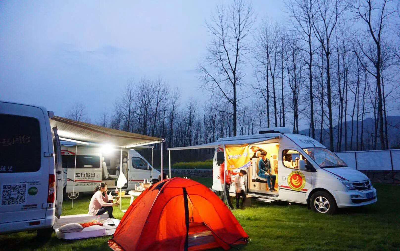 最完美的旅游体验房车旅行带你领略不一样的风景