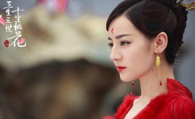 《三生三世枕上书》凤九嫁给叶青缇,并为他守寡百年,不理帝君