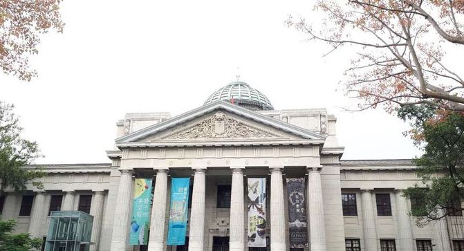 二二八和平公园：公园里面绿荫匆匆，干净整洁的公园很有韵味