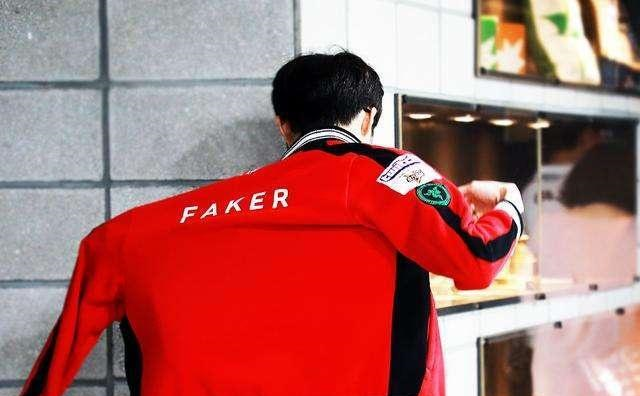 faker再爆惊人言论,锤石出钩子的声音竟然能被听到!