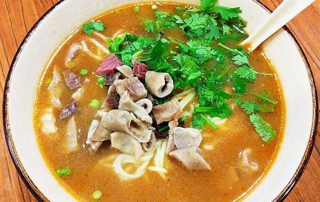 正宗的牛杂碎担担面你吃过吗