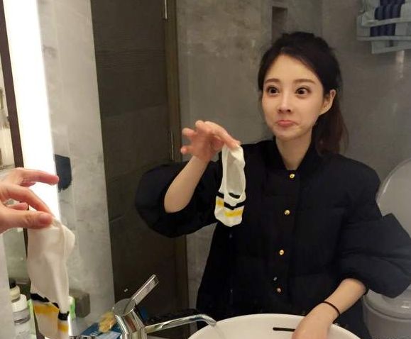 爱闻自己的袜子结果肺部真菌感染