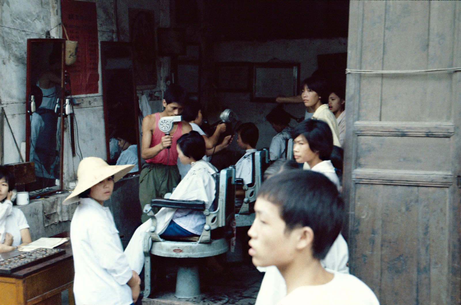 1986年的西安,罕见街拍老照片,西安人的80年代生活记忆