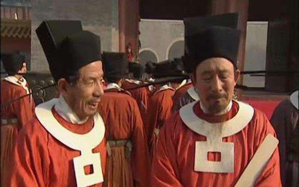 宋朝的官帽为何有两根长长的翅?发明者皇帝赵匡胤原来别有用意