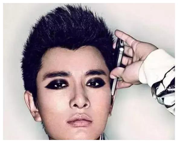 男明星们的烟熏妆:陈伟霆魅惑,鹿晗妖艳,贾乃亮最好笑