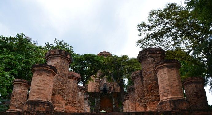 历史悠久的占城佛塔,在塔林之间感受伟大的前高棉文化