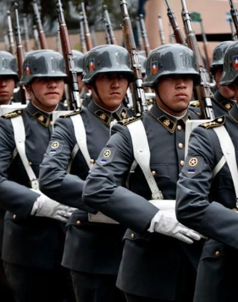 去了这个国家, 才发现走进了二战德国, 到处都是"德军"