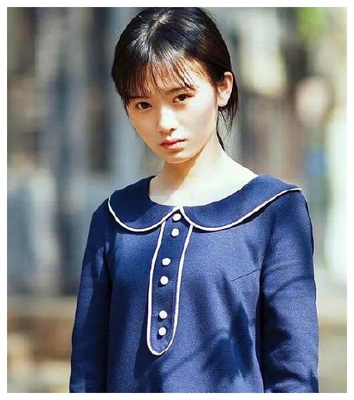 鞠婧祎18岁日系写真全曝光,清秀如邻家女孩,却被质疑换了一颗头