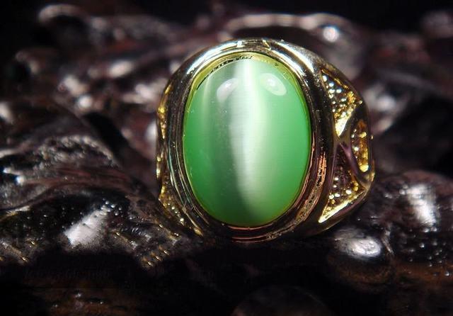 人造猫眼石以假乱真,老司机教你如何辨别!