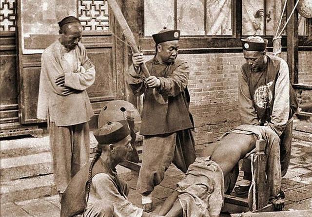 古代用板子打屁股的刑罚和我们在电视上看到的根本不一样