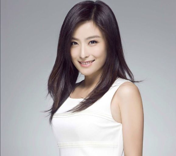 知性优雅,干练不失妩媚的徐百卉塑造很多角色,太百变!