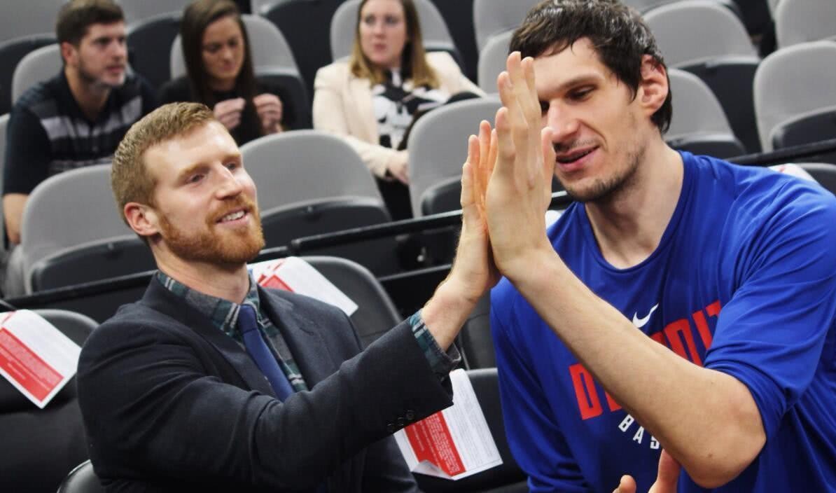 说到博班,大家的印象可能就是身高非常高,原地站立扣篮!