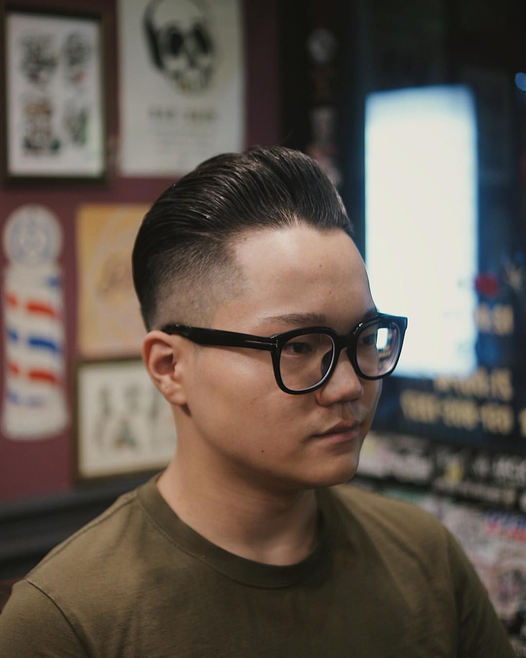 型男经典复古后背头今年很流行