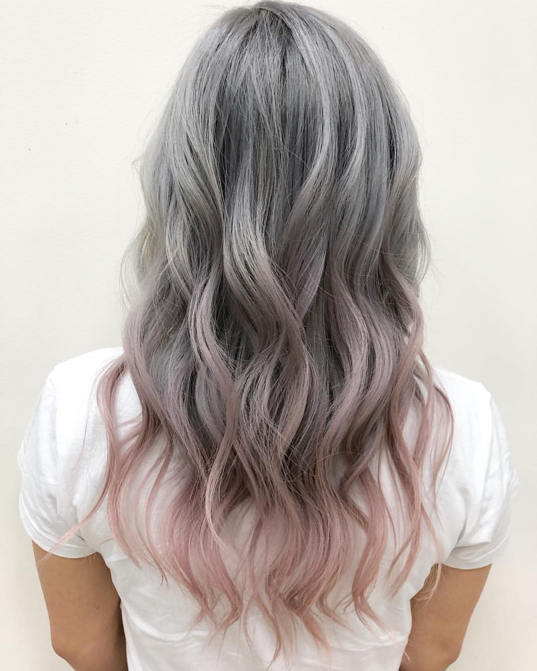 流行的染发款式渐变色的染发透出迷人时尚个性和潮流气息