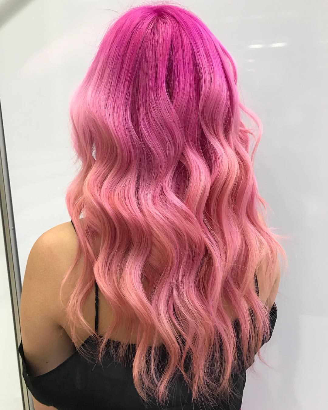 流行的染发款式渐变色的染发透出迷人时尚个性和潮流气息