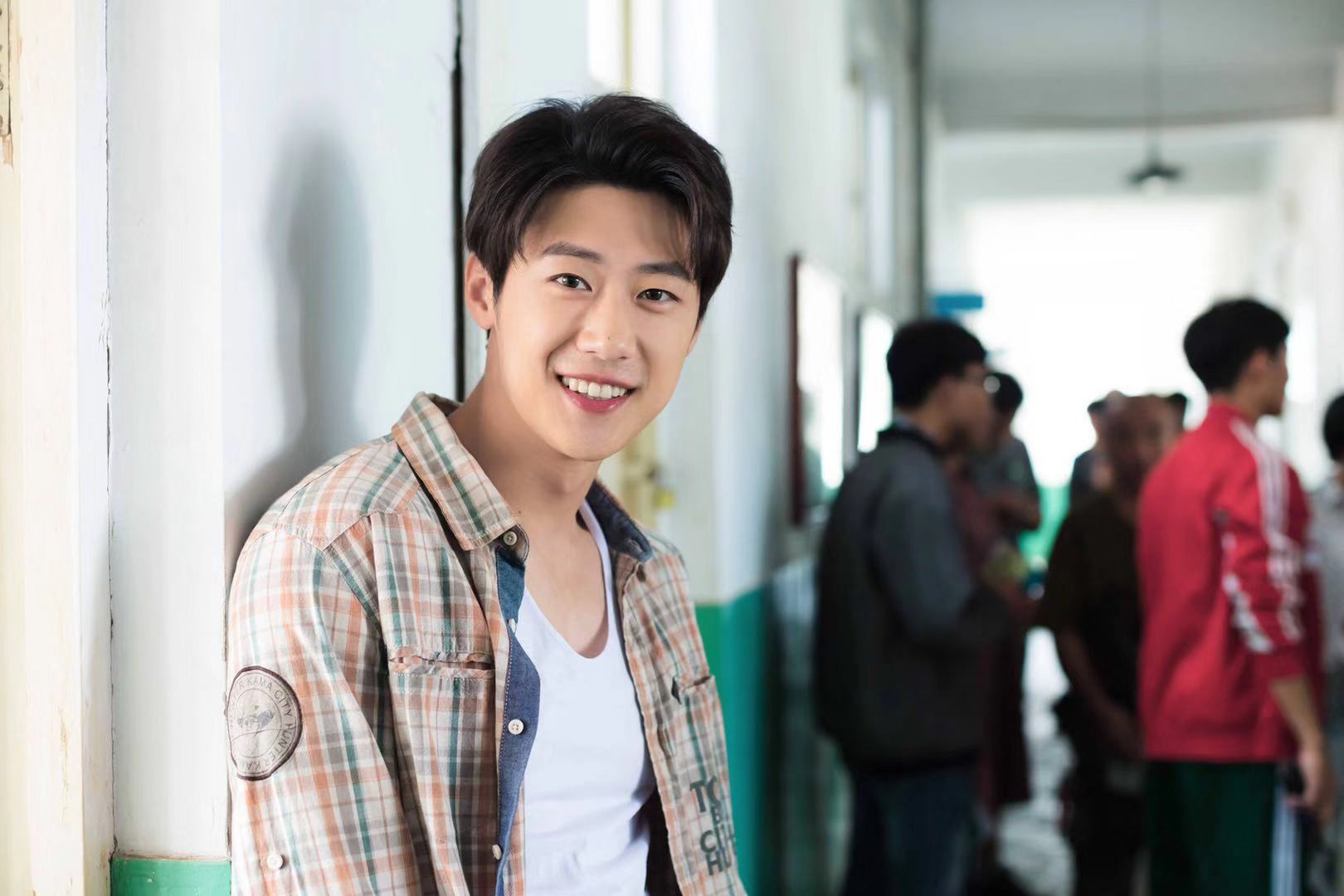 朱嘉琦初恋脸强势撩人 网友:对笑起来好看的小哥哥没有抵抗力