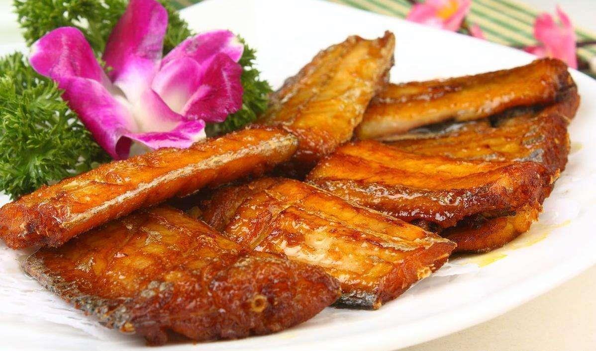 煎带鱼怎么不粘锅不碎 这6个妙招一定要记好 大饭店通用