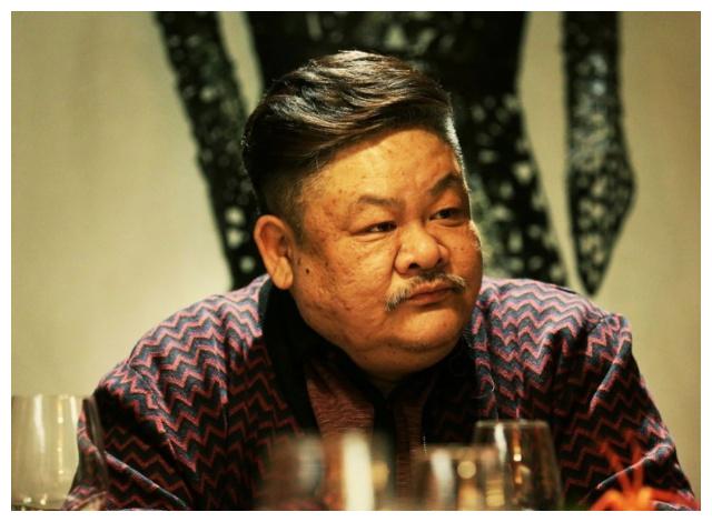 香港最著名4个胖子,第1位洪金宝都敬他三分,而他欠下巨额债务?