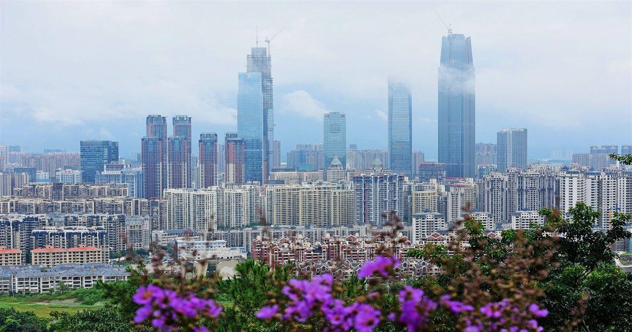 越南的首都河内,和广西南宁相比,哪个城市更强