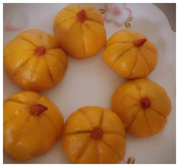 南瓜豆沙包子特别好吃质地柔软鲜嫩老公小孩一餐吃一大盆