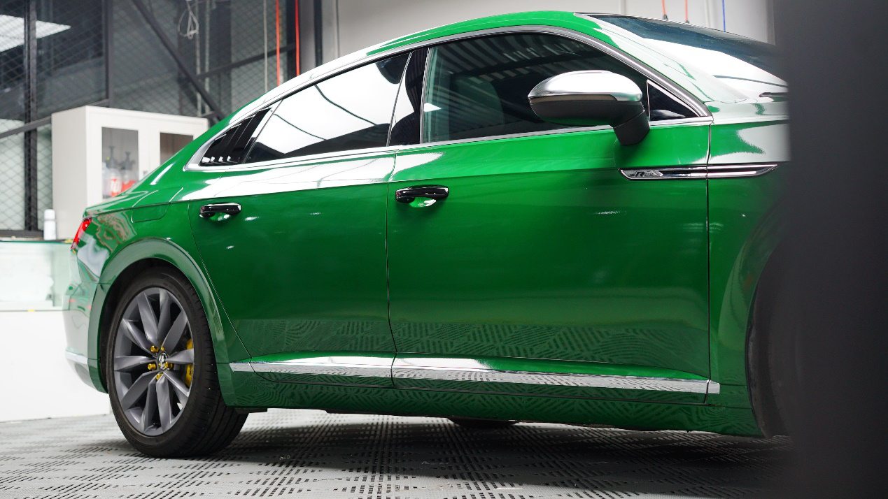 最美的车是大众cc 最美的颜色是爱尔兰绿 两者相遇就这样了