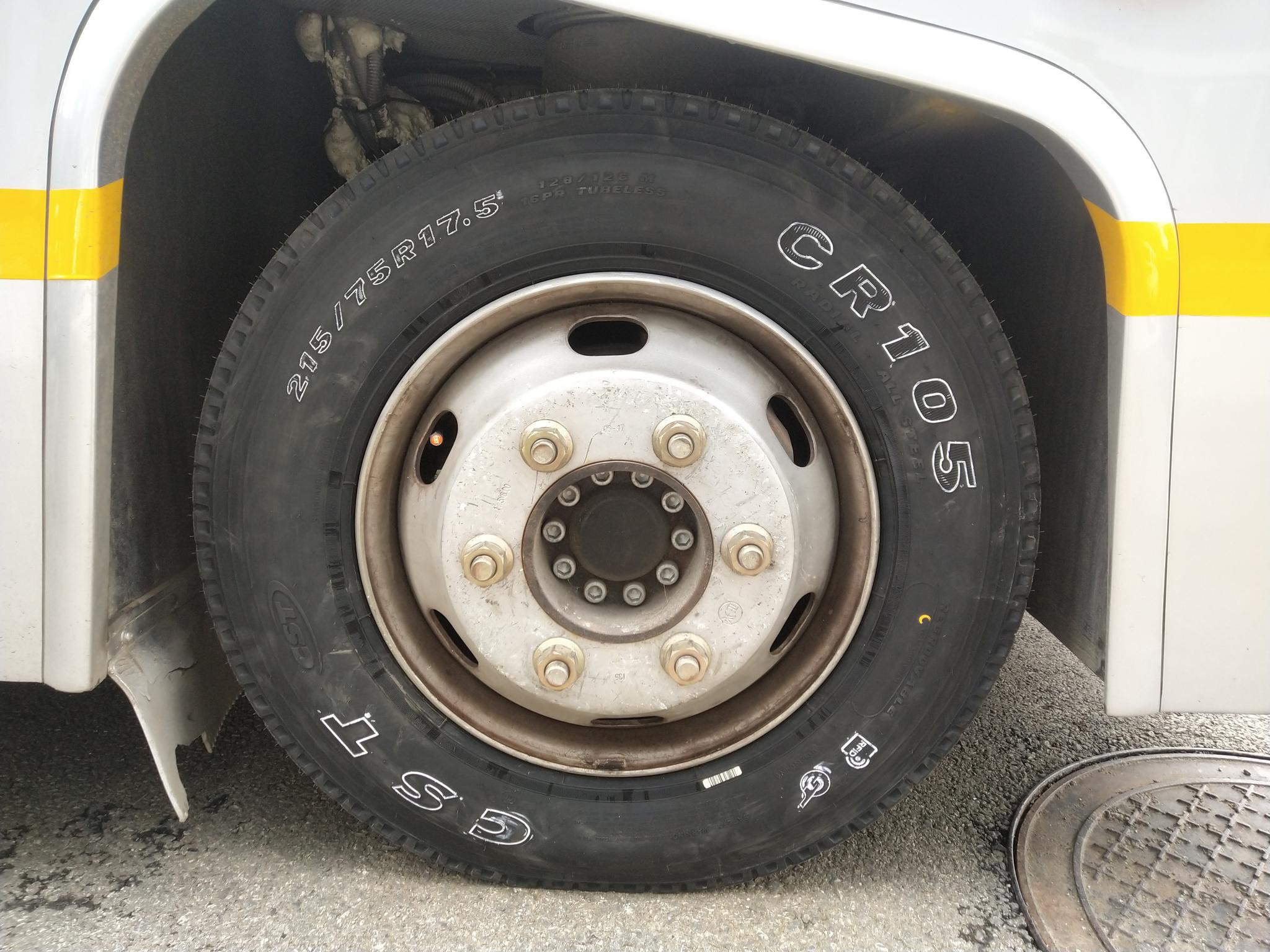 正新智能轮胎cr105搭配阿尔法巴无人驾驶公交服务武汉军运会