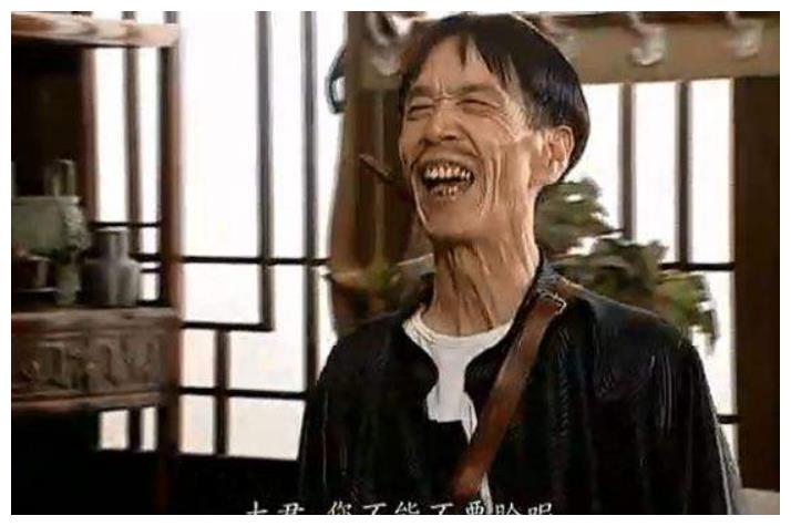 "宇宙第一男神"贾贵,一生经历传奇,因生活所迫50岁才进娱乐圈