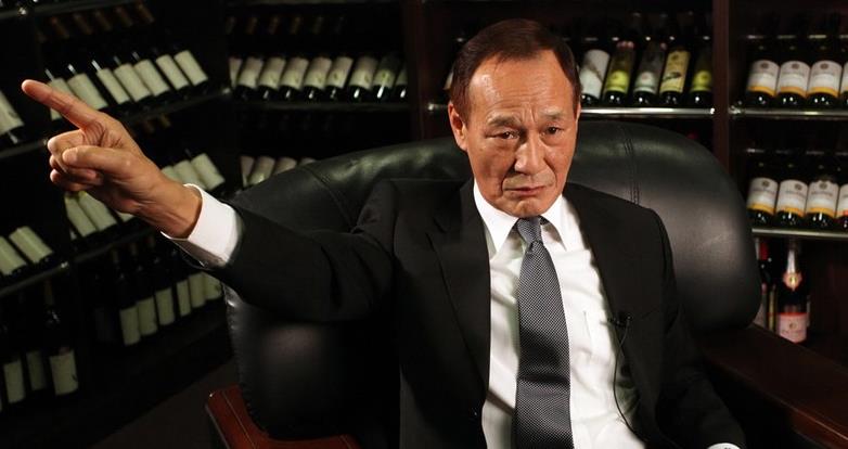 正文  这张照片当中的人大家应该都非常熟悉了,那就是陈慧敏.