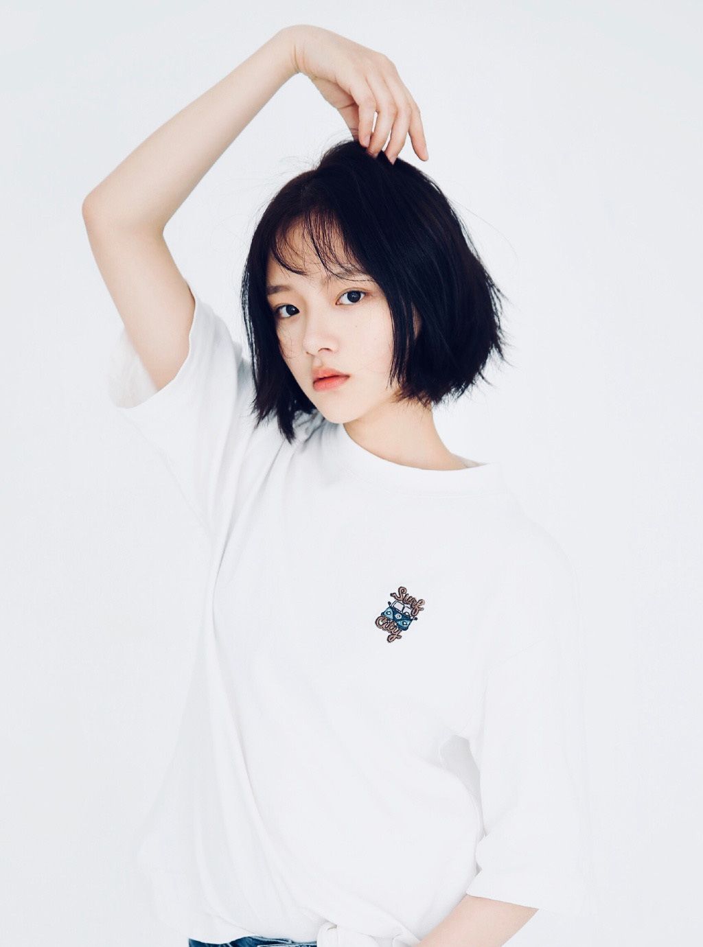 任敏：清新灵动不失优雅格调，宛如仙女，清新飘逸，优雅动人