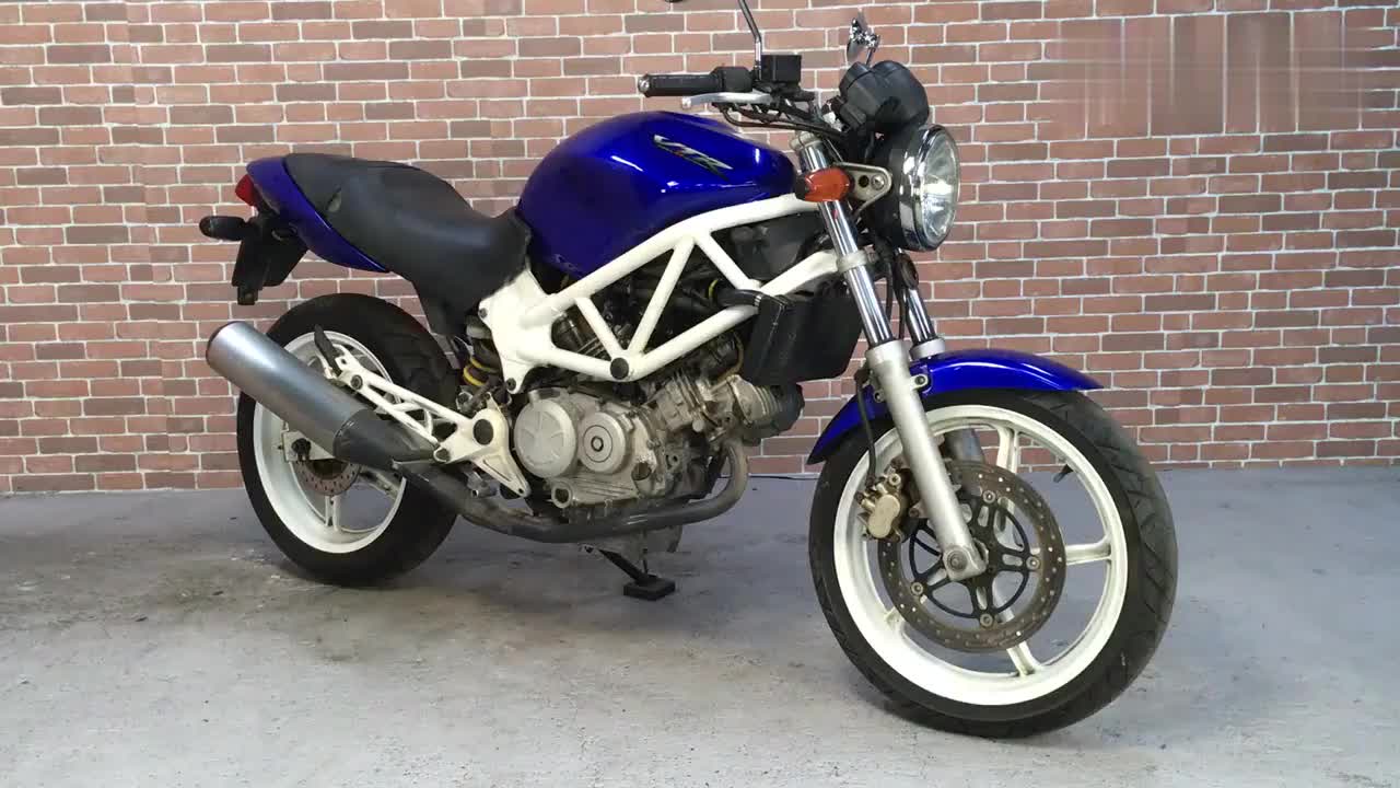 本田老机器vtr250声浪展示听听v型双缸250的声浪吧