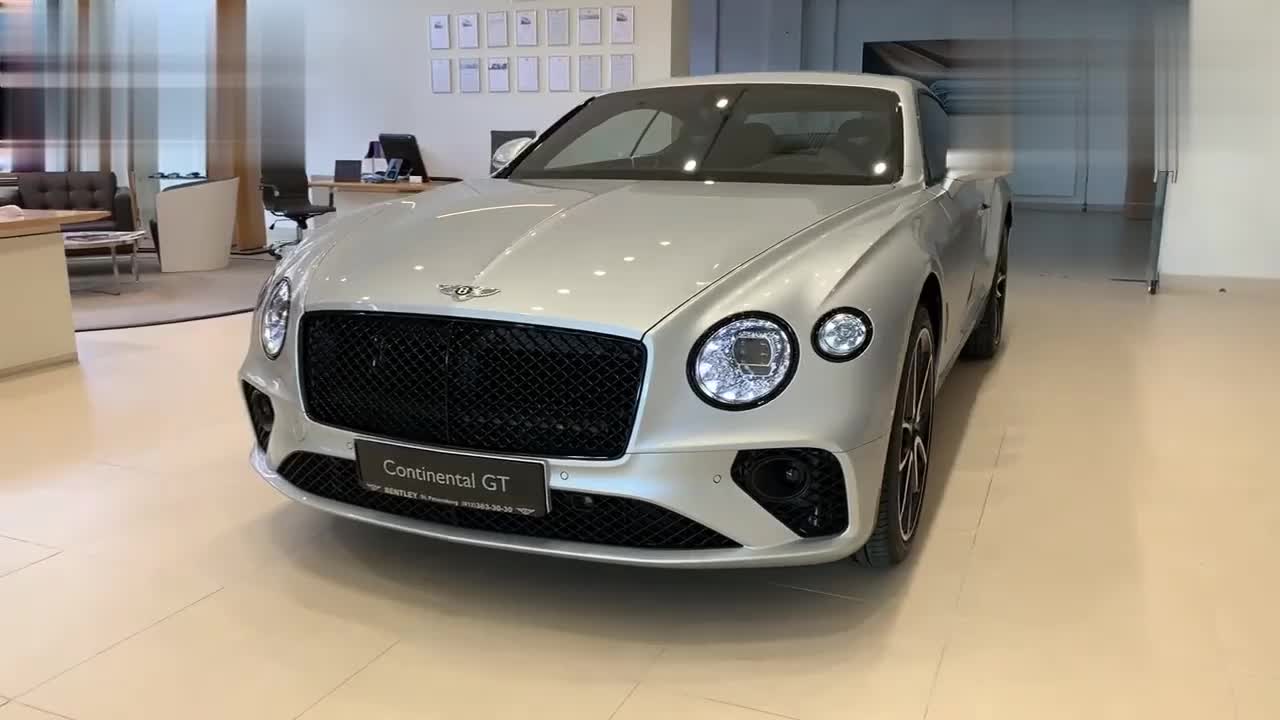 2019款宾利欧陆gt到店打开无框车门坐进驾驶室我彻底心动了