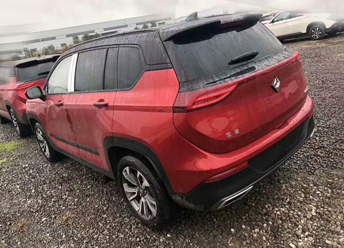 换新车标宝骏rs5大量实车现身,星空中网,双色车身,又要成爆款