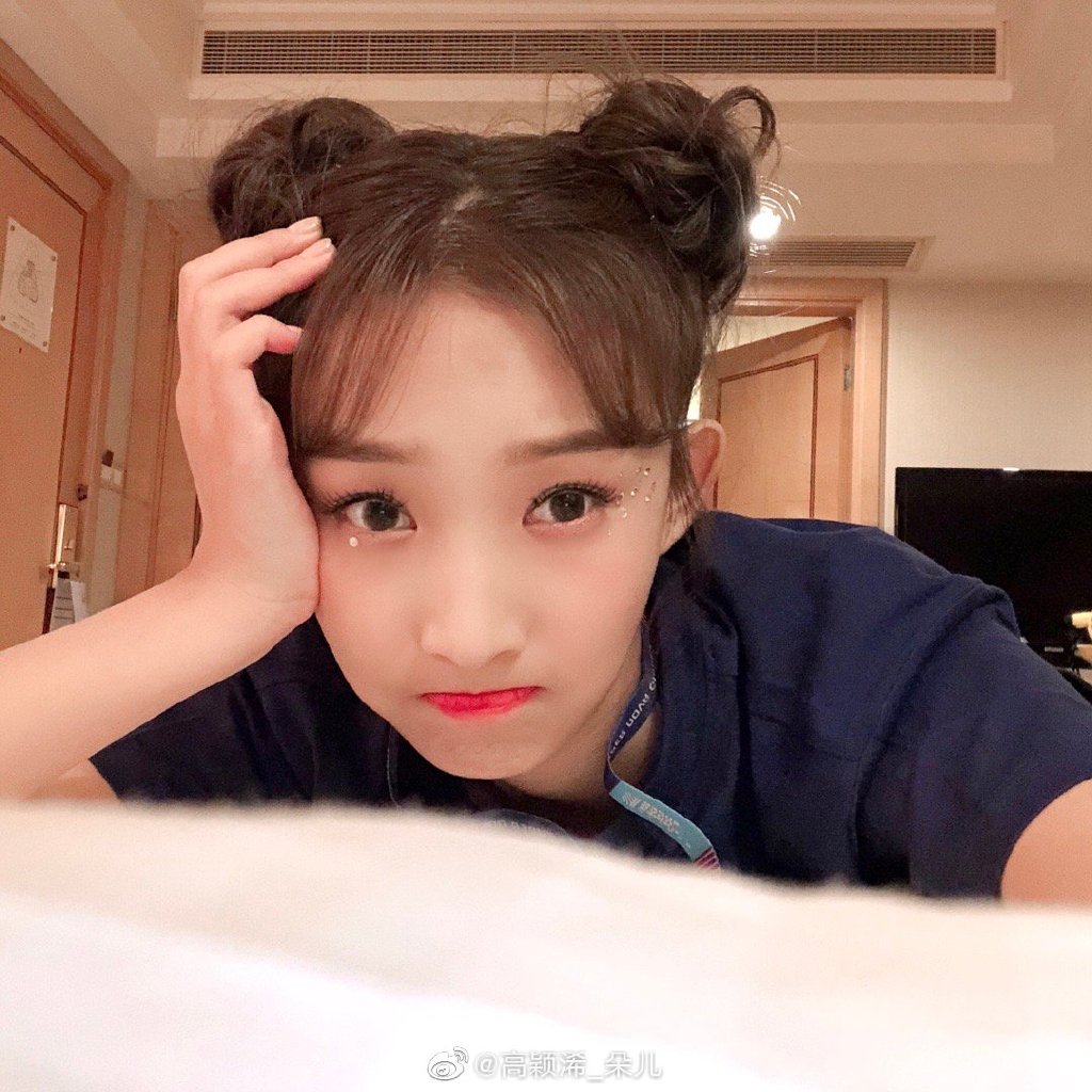 偶像歌手美少女高颖浠迷人写真美照欣赏